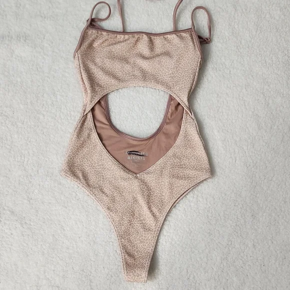 New!Frankie's Bikinis Alice Terry Wrap One Piece Swimsuit‎ - Picture 6 of 12